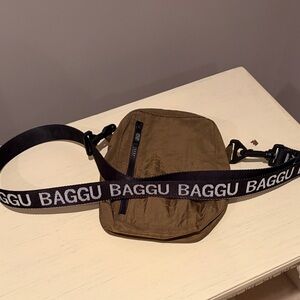 NWOT BAGGU Sport Crossbody Bag